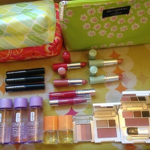 Clinique Bundle Brand New w/ three makeup bags!